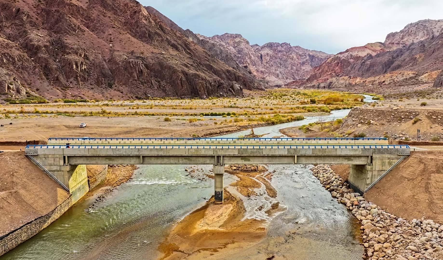 Imagen ilustrativa de obra de infraestructura abastecida por H3